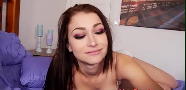 Teen stepdaughter blows shlong in pov